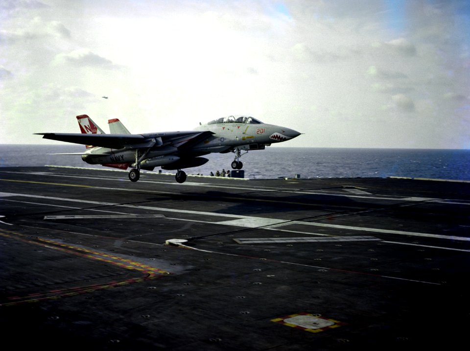 F-14A VF-111 landing USS Carl Vinson 1985