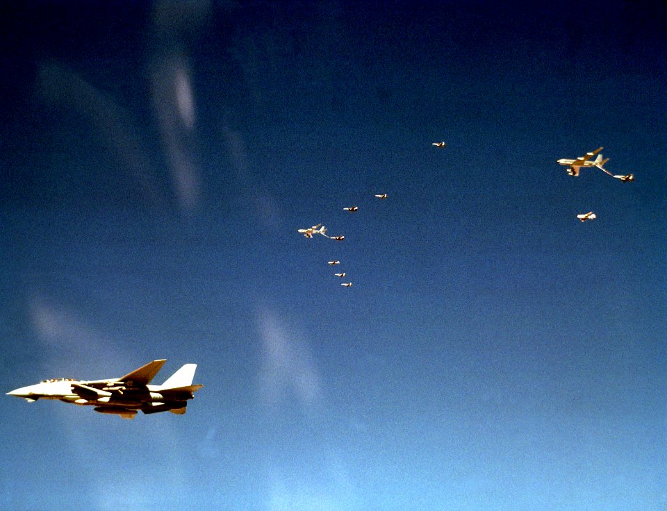 F-14A VF-33 Operation Desert Storm Strike Package Tanking 2