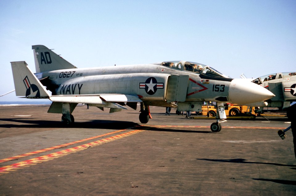F-4B Phantom II of VF-101 aboard USS America (CVA-66), in 1967 (6432036)