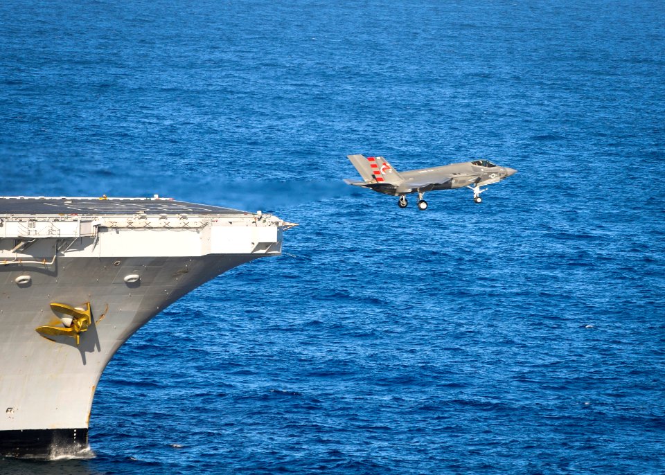 F-35C Lightning II at-sea trials 141105-N-HX127-222