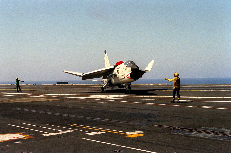 F-8E(FN) CVN 69 folding wings