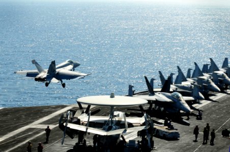 F-A-18E Super Hornet launches from flight deck 121009-N-NB538-089