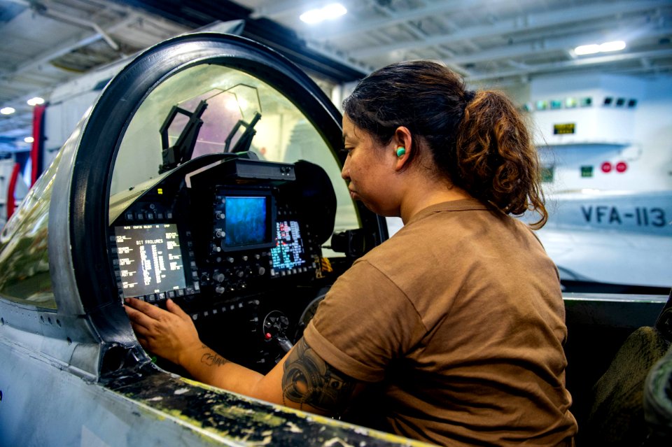 F-A-18F Super Hornet Cockpit (51613522112)