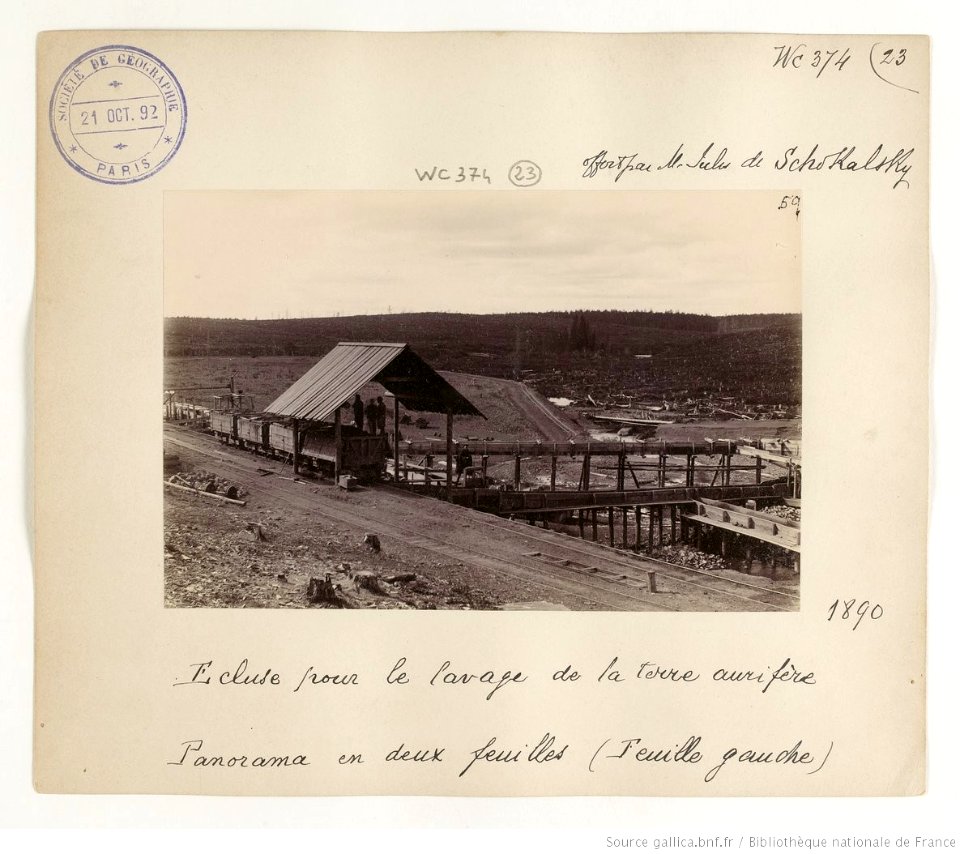 F. 23. Ecluse pour le lavage de la terre aurifère, panorama en deux feuilles (feuille gauche)