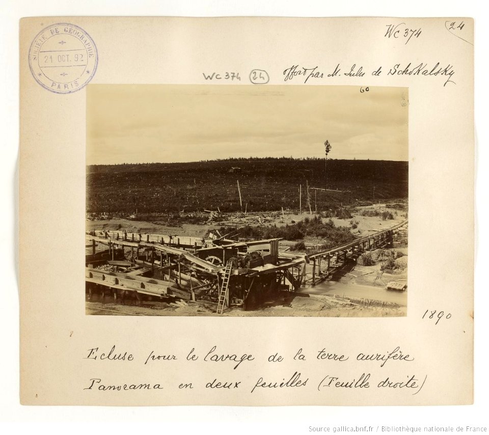 F. 24. Ecluse pour le lavage de la terre aurifère, panorama en deux feuilles (feuille droite)