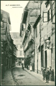 F. Astholz jun. AK 0806 Alt-Hannover, Kaiserstraße, Bildseite mit Blick zur Knochenhauerstraße, vorkragende Fachwerkhäuser, Kinder, Pferdeäpfel