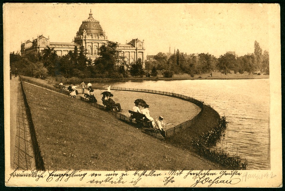 F. Astholz jun. AK 0006 Hannover. Bildseite Maschpark mit Sitzplateau, Frauen mit Sonnenschirm und Provinzialmuseum (Niedersächsisches Landesmuseum)