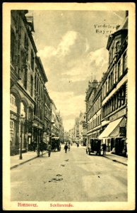 F. Astholz jun. AK 1791 Hannover. Schillerstraße. Bildseite Blick aus der Höhe Schmiedestraße in Richtung Am Hohen Ufer, Fiedeler & Bayer Hausnummer 36 Kutsche Automobil Kinder