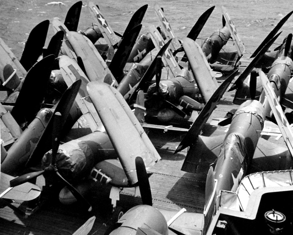 F4U Corsairs on Saginaw Bay 04-19-1944