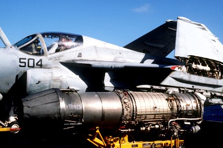 F404 turbojet engine on USS Abraham Lincoln (CVN-72) in 1993