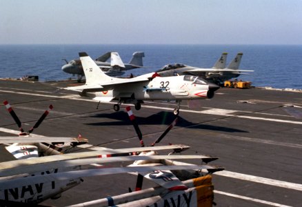F8EFN CVN 69 landing