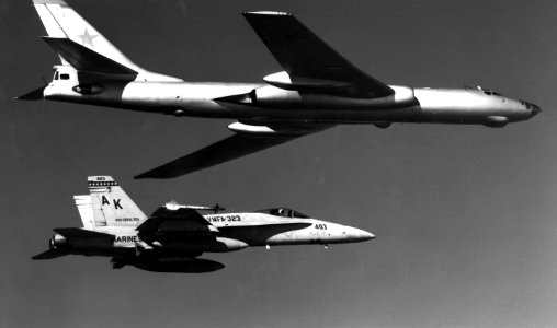 FA-18A VMFA-323 Tu-16 1986