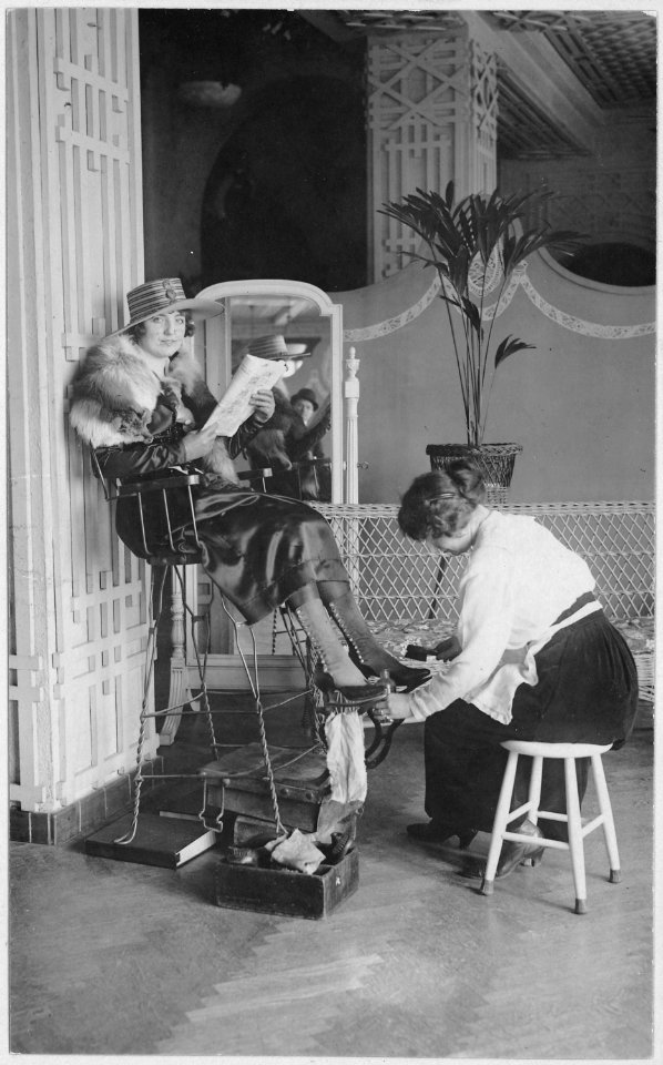 Girl bootblack, Hotel McAlpin, New York. - NARA - 533757
