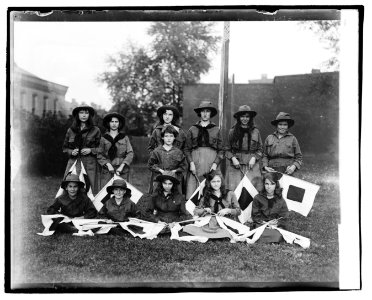 Girl Scouts LCCN2016828944