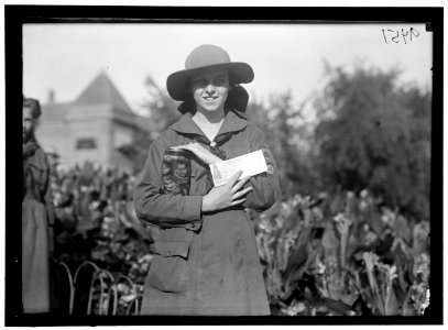 GIRL SCOUTS. HELEN TEW LCCN2016868381