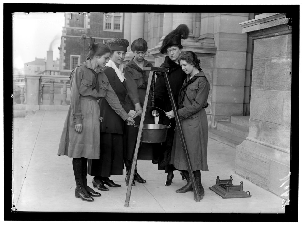 GIRL SCOUTS. MRS. MORGAN, RIGHT REAR LCCN2016869000