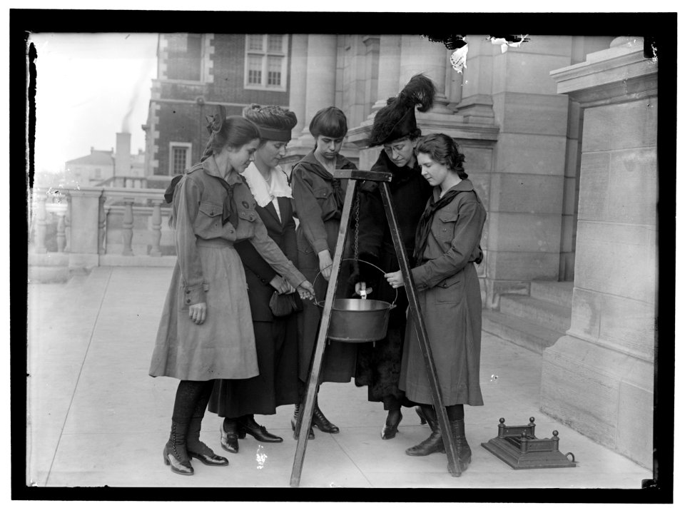 GIRL SCOUTS. MRS. MORGAN, RIGHT REAR LCCN2016869001