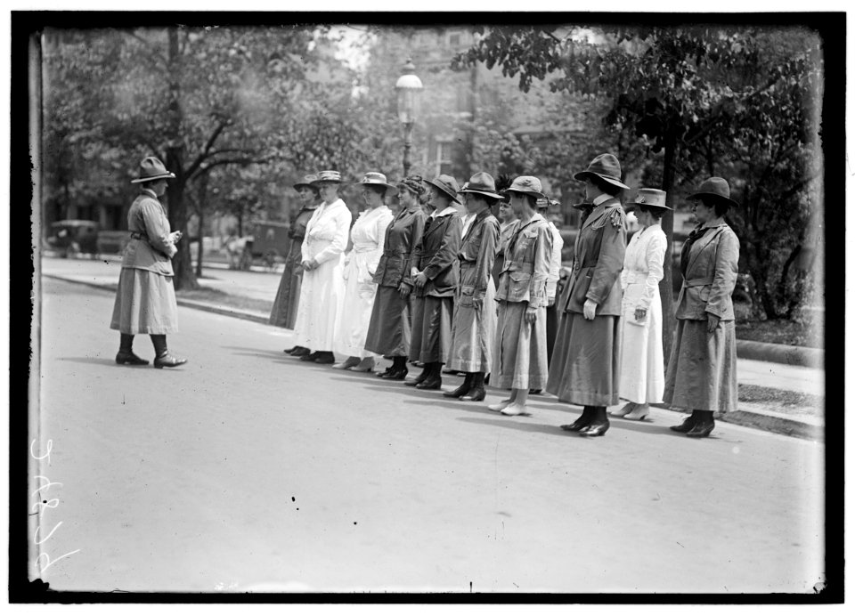GIRL SCOUTS. NATIONAL AND LOCAL OFFICERS- BAGG, EDITH; LAWRENCE, VERA; LOW, JULIETTE LCCN2016869307