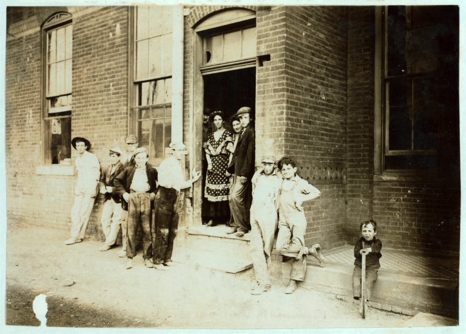 Girls and Boys Going Home from Indianapolis Tile Works. Aug., 1908. Wit., E. N. Clopper. LOC nclc.04465