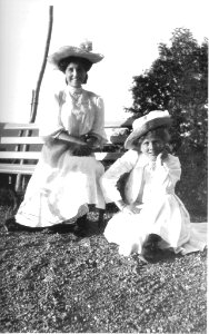 Girls of Naples' Nobility in Villa Comunale - Italy 1890s