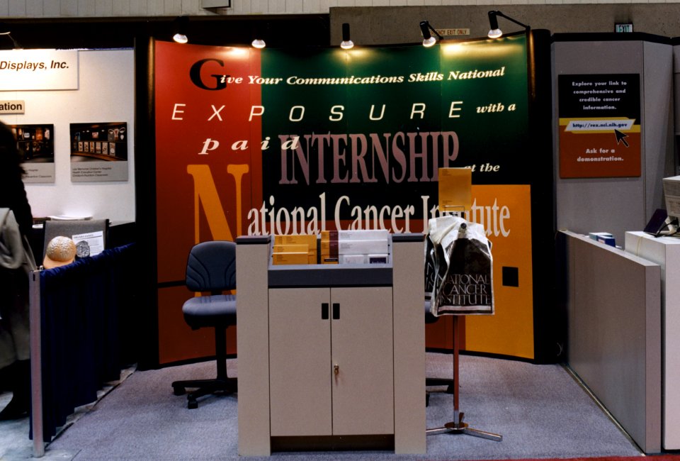 Give your communication skills exposure with an internship exhibit