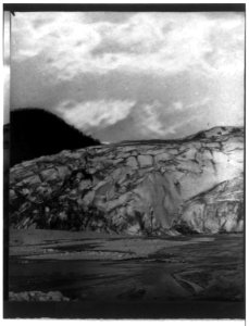 Glacier in Alaska LCCN2002737256