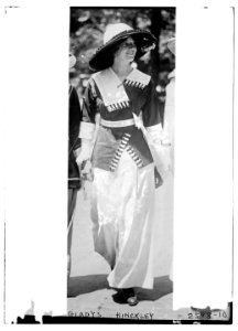 Gladys Hinckley LCCN2014692208