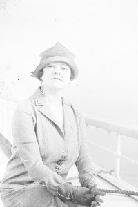 Gladys Unger LCCN2014718899 (cropped)