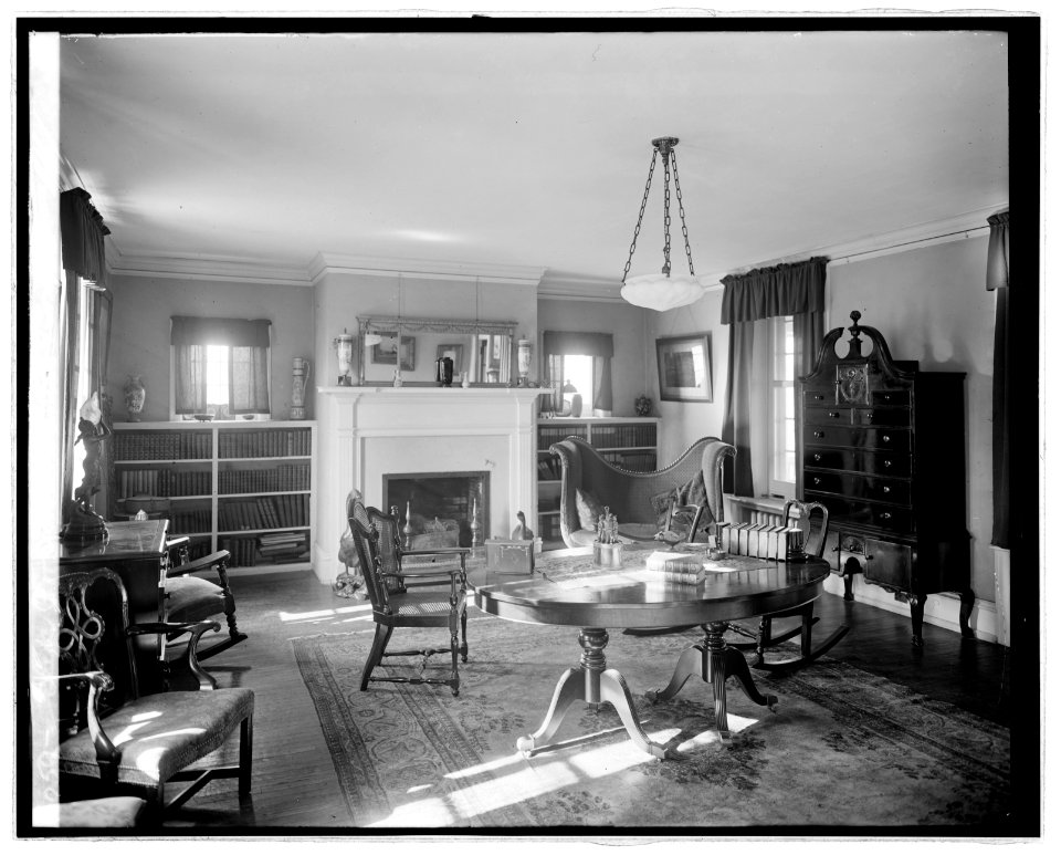 Glebe property, Miss Bowie LCCN2016824088