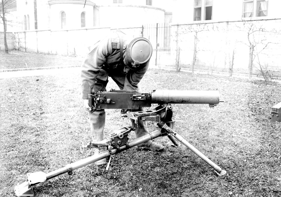 Gleitschienenklinke bei abgedrehtem Maschinengewehr - CH-BAR - 3241142