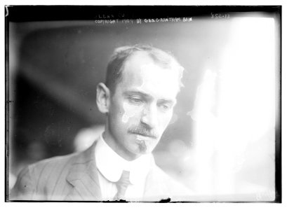 Glenn Curtis LCCN2014684099
