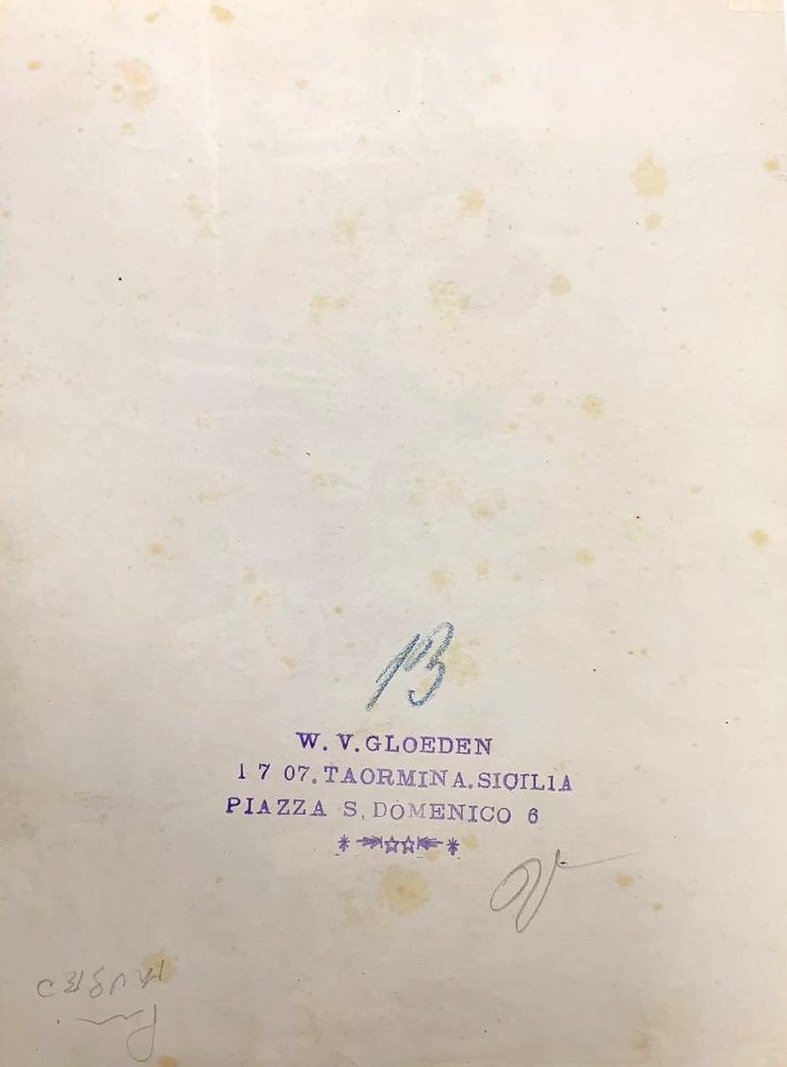 Gloeden, Wilhelm von (1856-1931) - n. 0013 verso - Contadini - Cm 17x22. Aste LaRosa