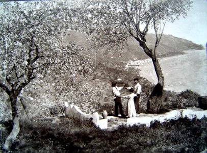 Gloeden, Wilhelm von (1856-1931) - n. 0031 - Girotondo