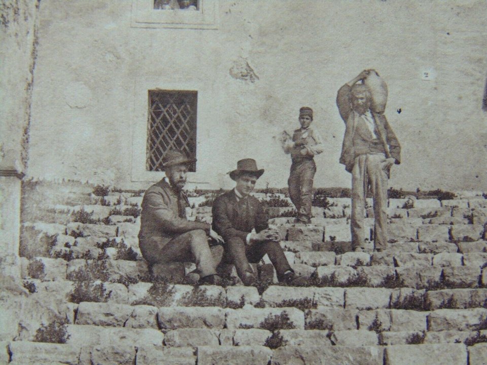 Gloeden, Wilhelm von (1856-1931) - n. 0054 recto - Palazzo Ciampoli - Timbrata, cm 18x24 (dettaglio)