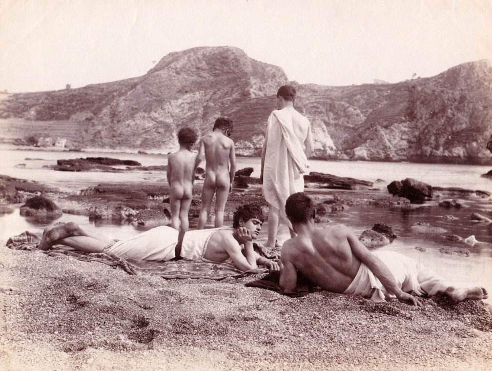 Gloeden, Wilhelm von (1856-1931) - n. 0065 - Deposé 28 02-1904 - ex Texbraun Collection, Galerie David Guiraud, Paris