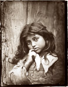 Gloeden, Wilhelm von (1856-1931) - n. 0012 - Ragazza taorminese