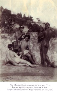 Gloeden, Wilhelm von (1856-1931) - n. 0030 - Ragazzi a Posillipo - da - Poésies arcadiennes