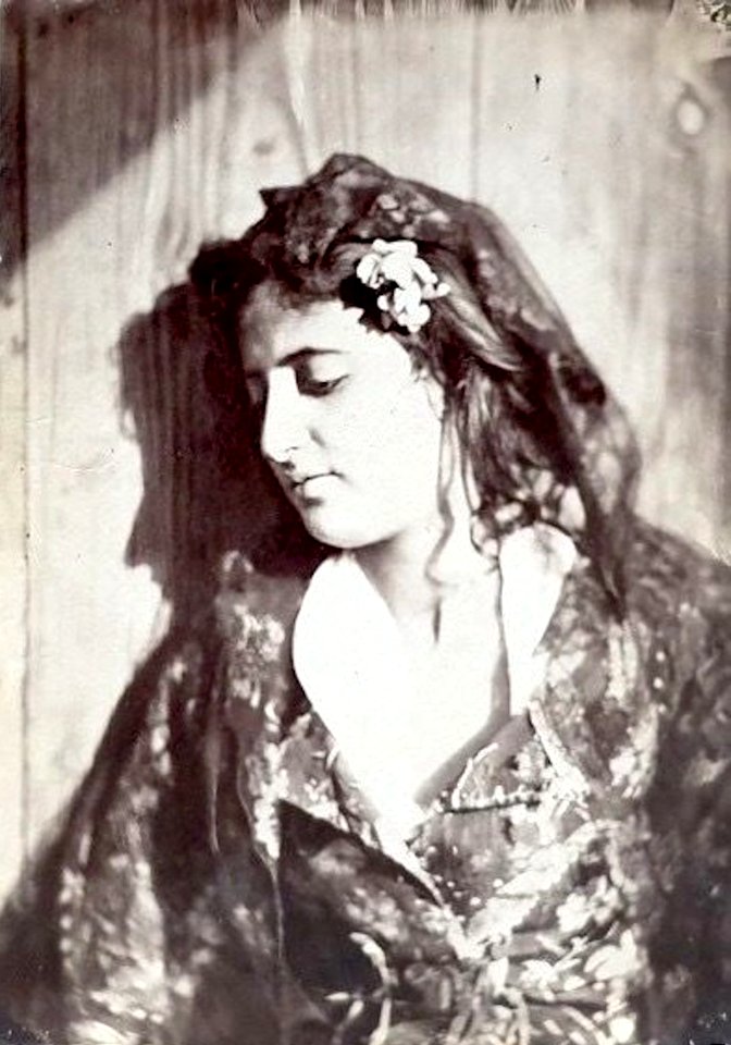 Gloeden, Wilhelm von (1856-1931) - n. 0004 - Giovane siciliana