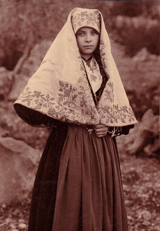 Gloeden, Wilhelm von (1856-1931) - n. 0022 - Costume a Siracusa - ex Texbraun Collection, Galerie David Guiraud, Paris