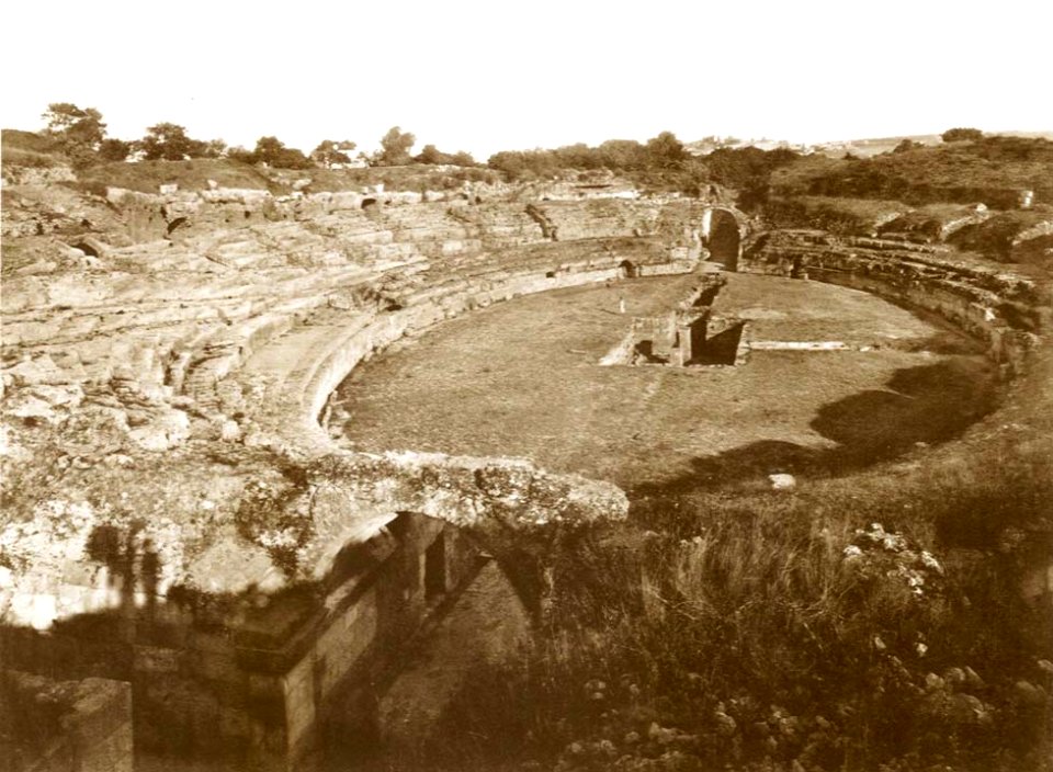 Gloeden, Wilhelm von (1856-1931) - n. 0107 - Anfiteatro di Siracusa