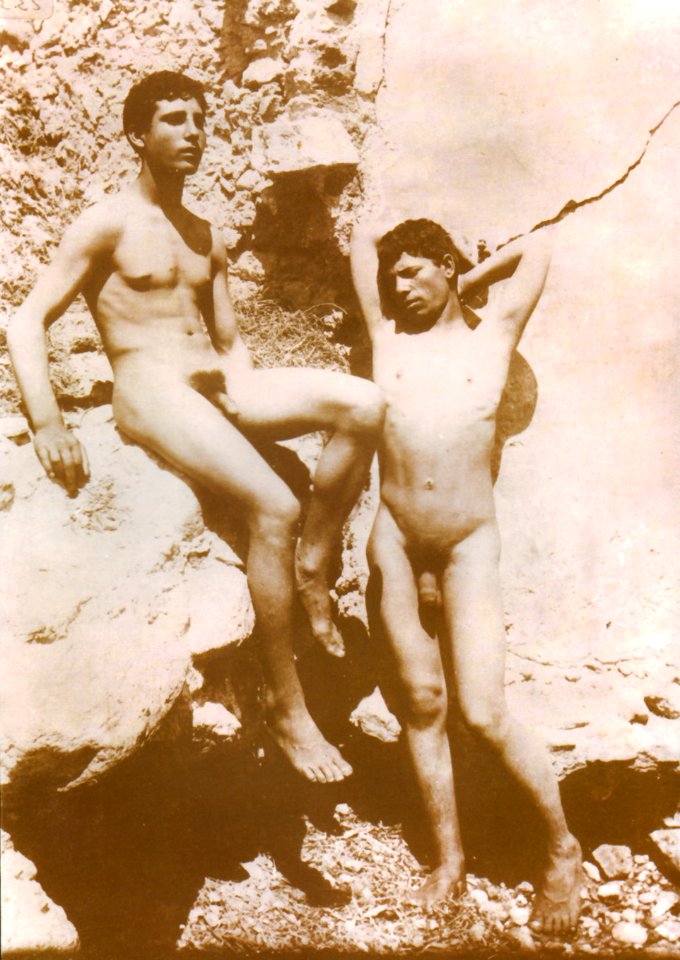 Gloeden, Wilhelm von (1856-1931) - n. 0160 - da - Amore e arte, p. 76