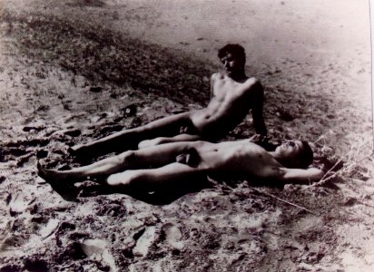 Gloeden, Wilhelm von (1856-1931) - n. 0475 - Auch ich in Arkadien, p. 183