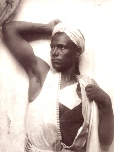 Gloeden, Wilhelm von (1856-1931) - n. 0203 - Giovane arabo - Taschen p.79