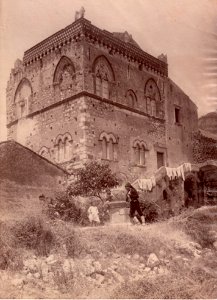 Gloeden, Wilhelm von (1856-1931) - n. 0548 - Palazzo dei duchi di Santo Stefano (Taormina)