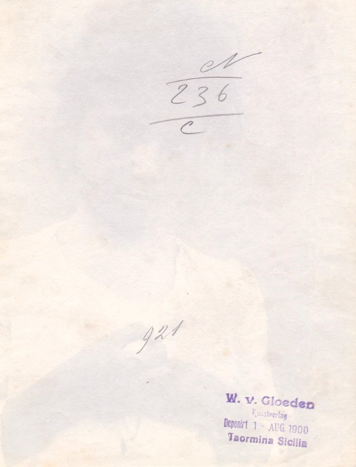 Gloeden, Wilhelm von (1856-1931) - n. 0921 - Deponirt 1 Aug 1900 - ex Texbraun Collection, Galerie David Guiraud, Paris - verso