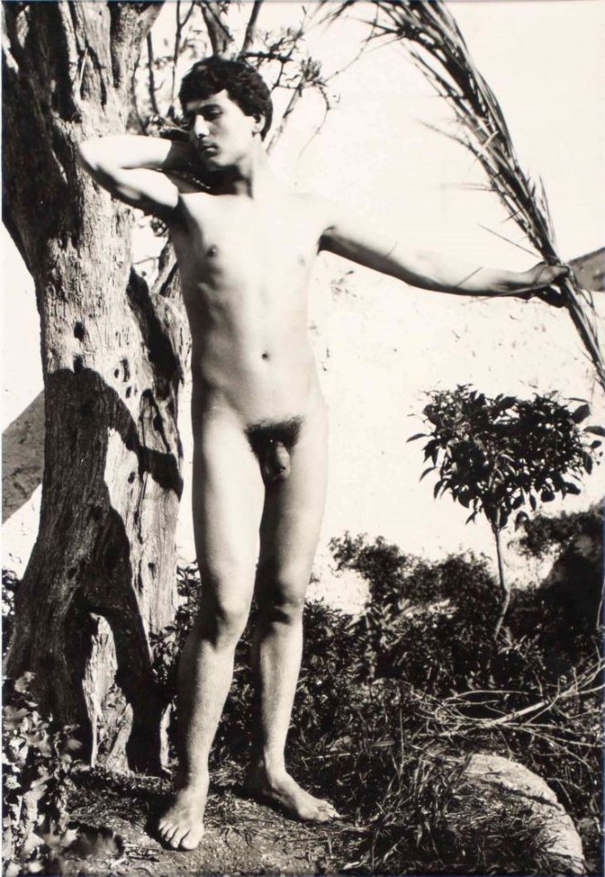 Gloeden, Wilhelm von (1856-1931) - n. 0541 - da - The boys of Taormina, p. 26 e Auch ich in Arkadien, p. 124, cm 17,4 x 23,4