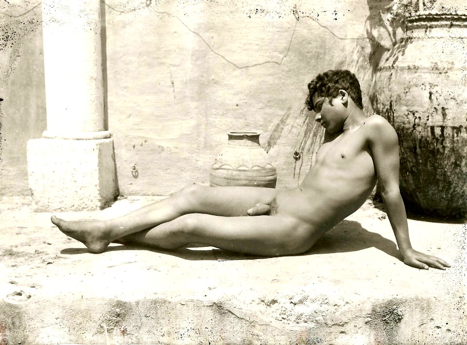 Gloeden, Wilhelm von (1856-1931) - n. 0488 - Auch ich in Arkadien, p. 139