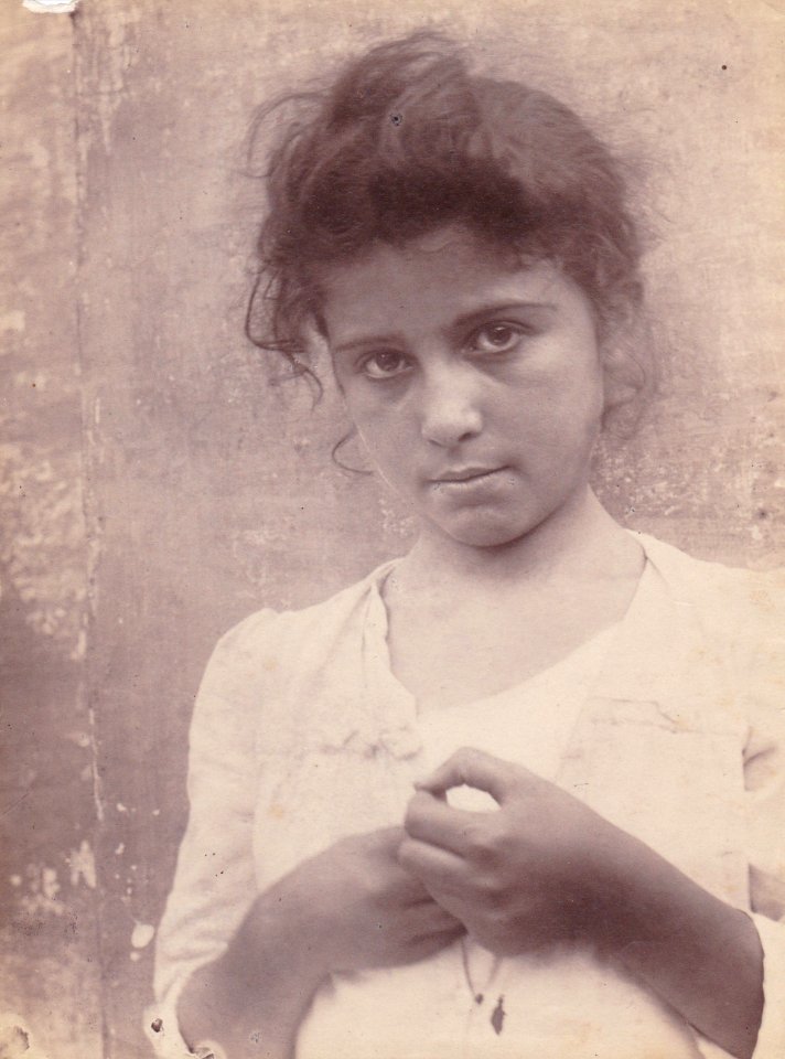 Gloeden, Wilhelm von (1856-1931) - n. 0921 - Deponirt 1 Aug 1900 - ex Texbraun Collection, Galerie David Guiraud, Paris - recto