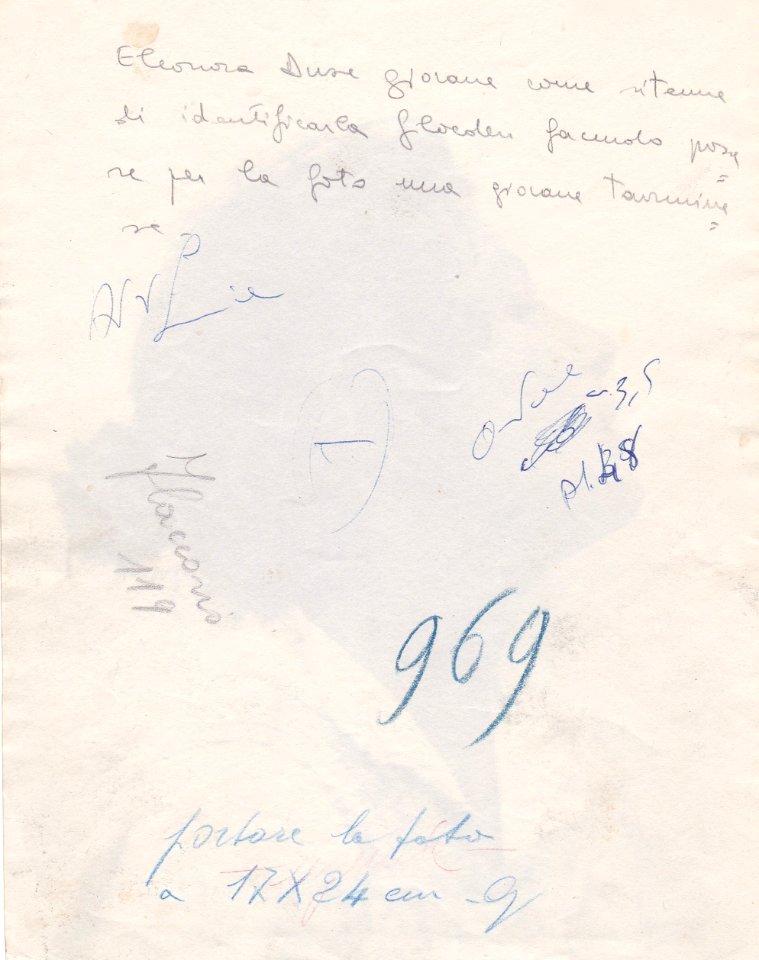 Gloeden, Wilhelm von (1856-1931) - n. 0969 - Eleonora Duse - unstamped - ex TXB Collection, Galerie David Guiraud, Paris-verso