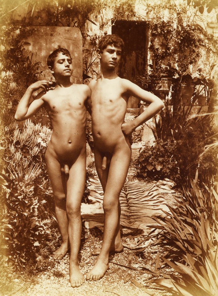 Gloeden, Wilhelm von (1856-1931) - n. 0995 - da - Auch ich in Arkadien, p. 106